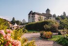 Zu sehen ist der wunderschöne Garten vor dem Schloss Matzen  | © Good Morning World | Janina Zasche 