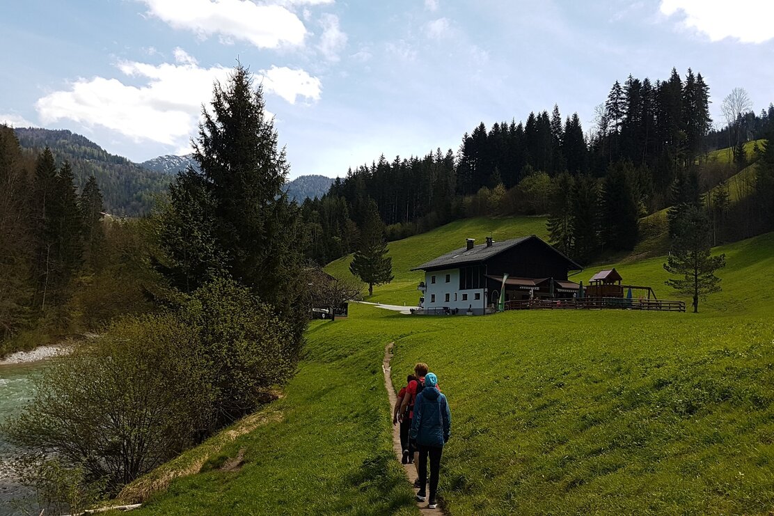 Achenmarsch - Jausenstation Tiefenbachklamm | © Claudia Ager