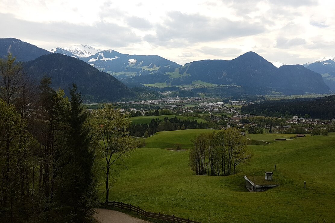 Achenmarsch - Blick auf Kramsach im Hintergrund Wiedersbergerhorn | © Claudia Ager