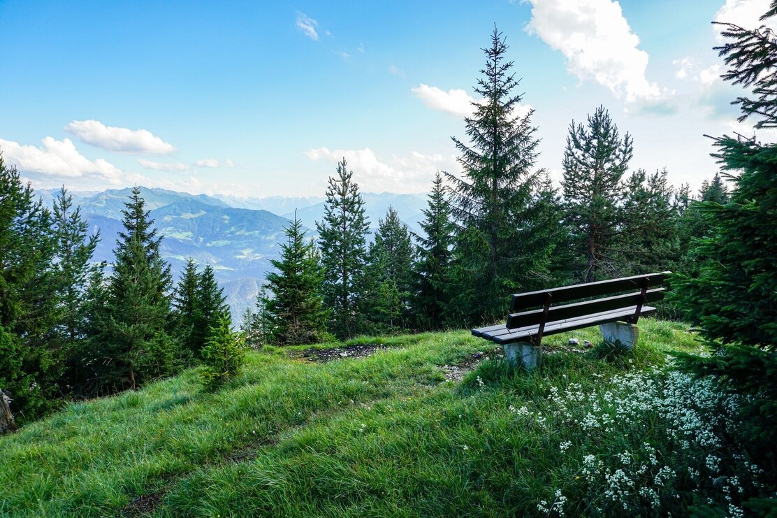 Aussichtsbank Voldöpper Spitze ab Brandenberg | © Sandrine Stock