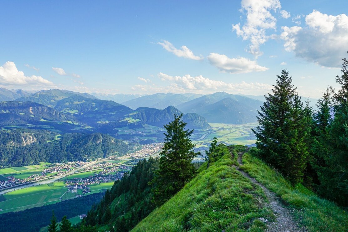 Voldöpper Spitze ab Brandenberg Wanderweg mit Ausblick | © Sandrine Stock